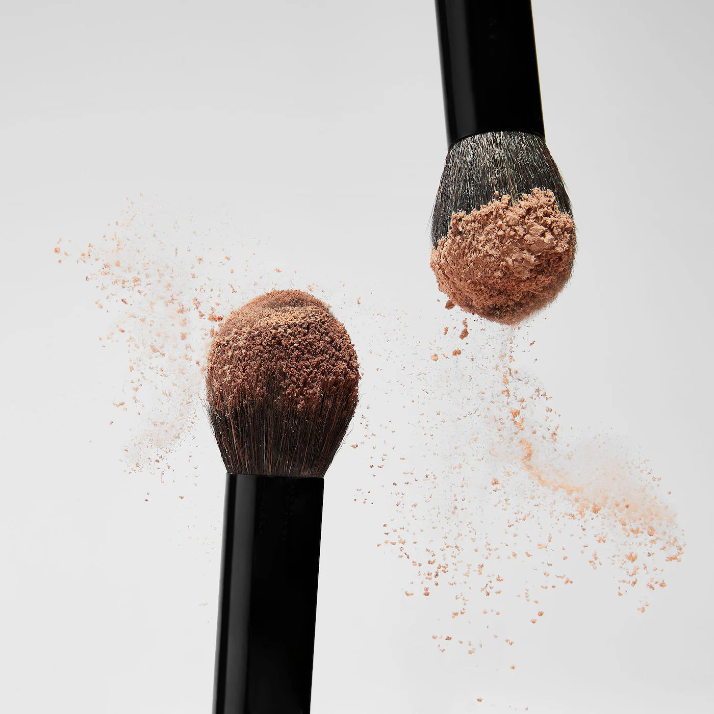 Saie The Fluffy Setting Powder Brush *Pre-Orden*